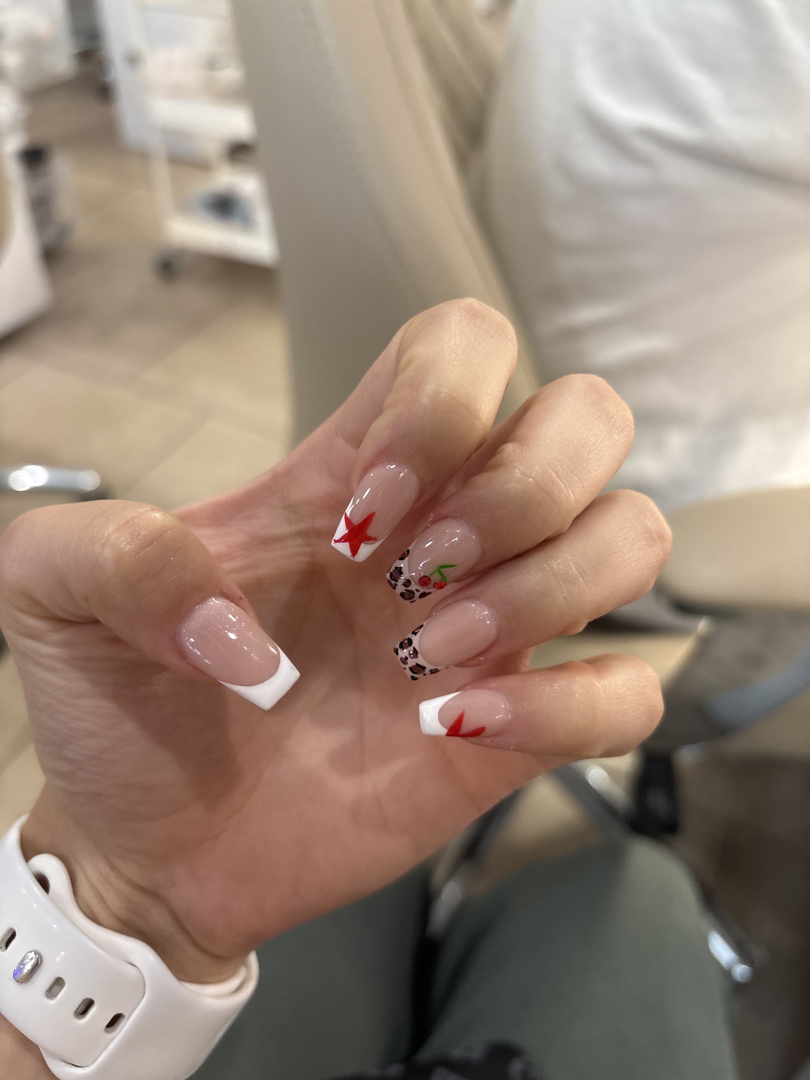 Diamond Nails & Spa nail photo 3