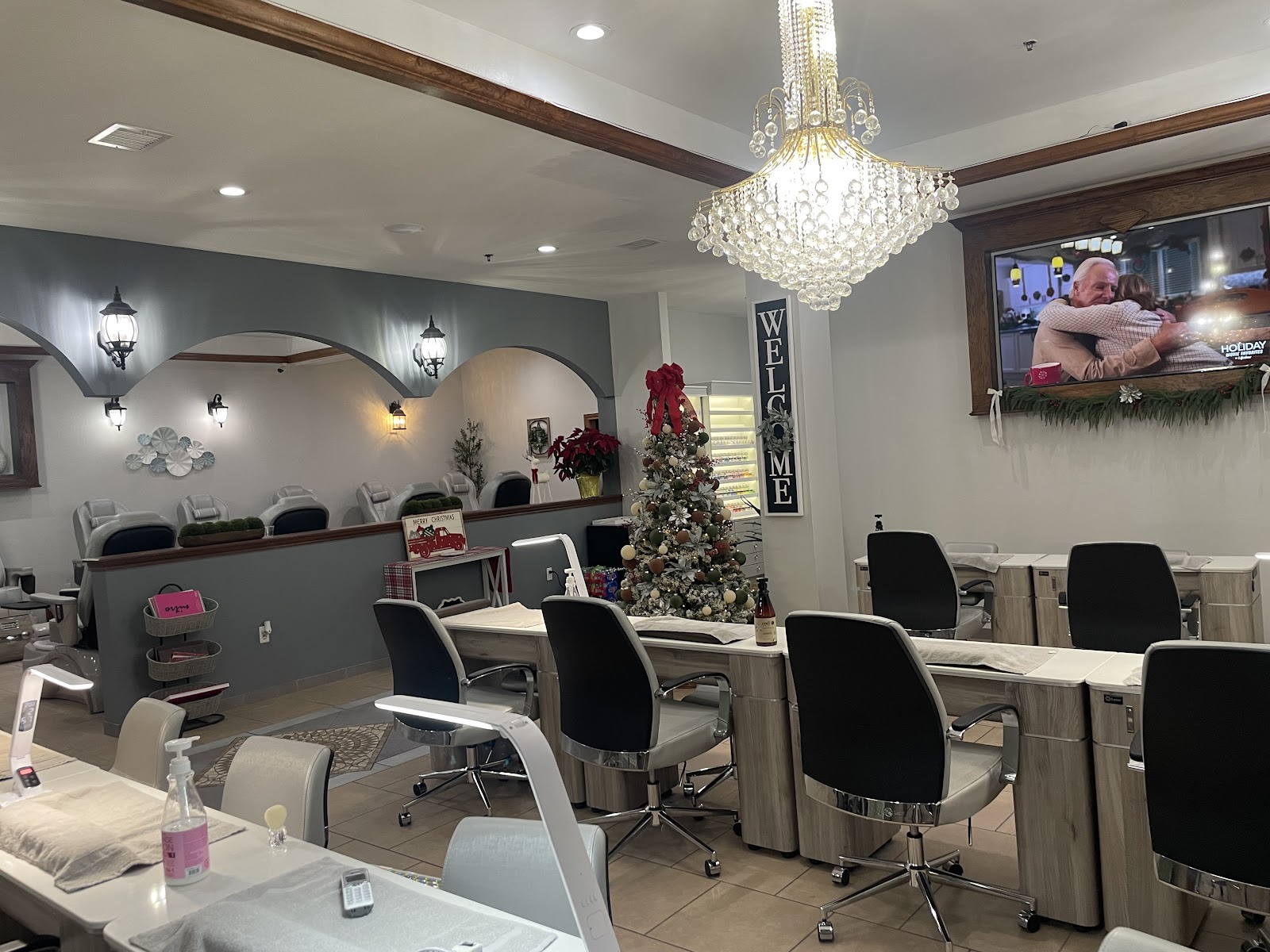 Diamond Nails & Spa nail photo 4